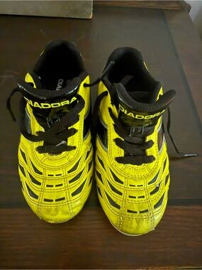 Diadora Kids Yellow and Black Cleats